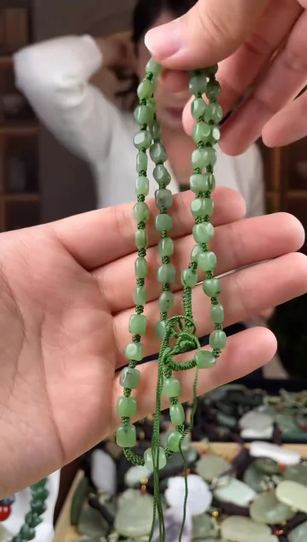 颈饰未镶嵌和田玉拍一发一，多样性发货