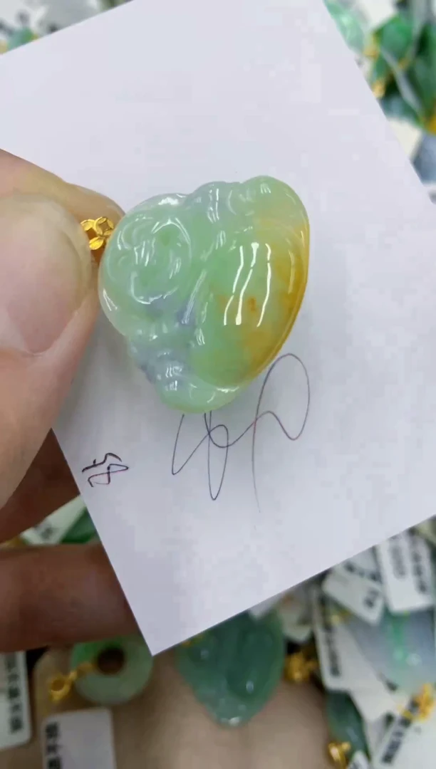 颈饰18K金镶嵌翡翠111111111111