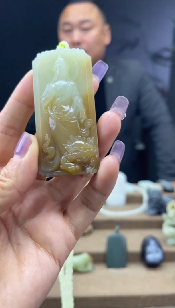 颈饰未镶嵌和田玉1