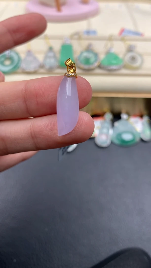 【闪购商品】翡翠颈饰18K金镶嵌A609