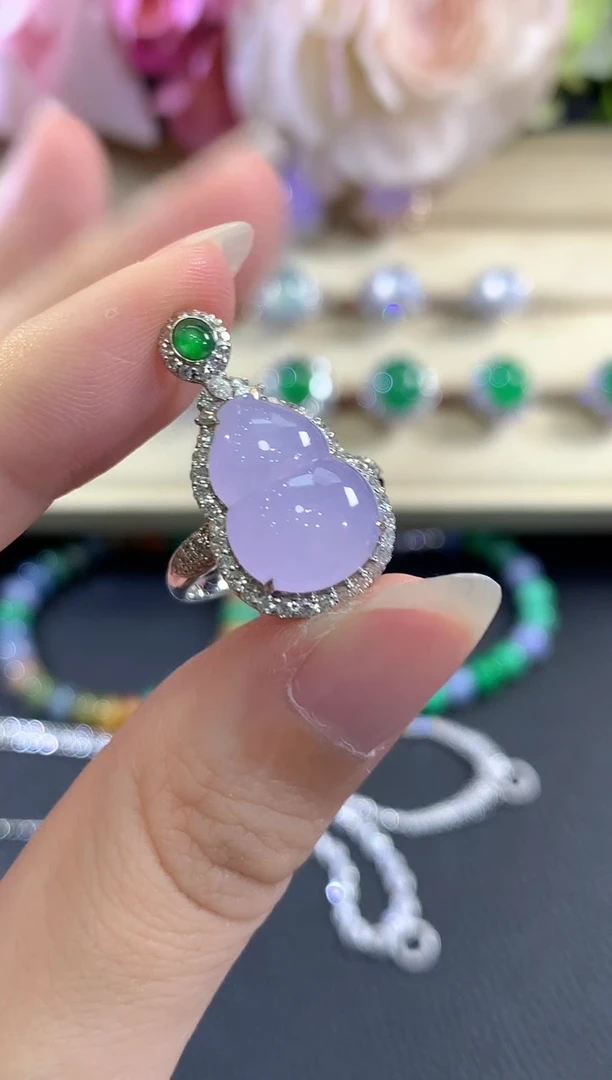 18K金镶嵌戒指翡翠b306