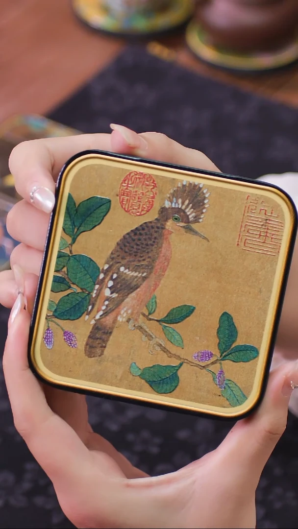 壹藏贰宝戴胜杯垫一片