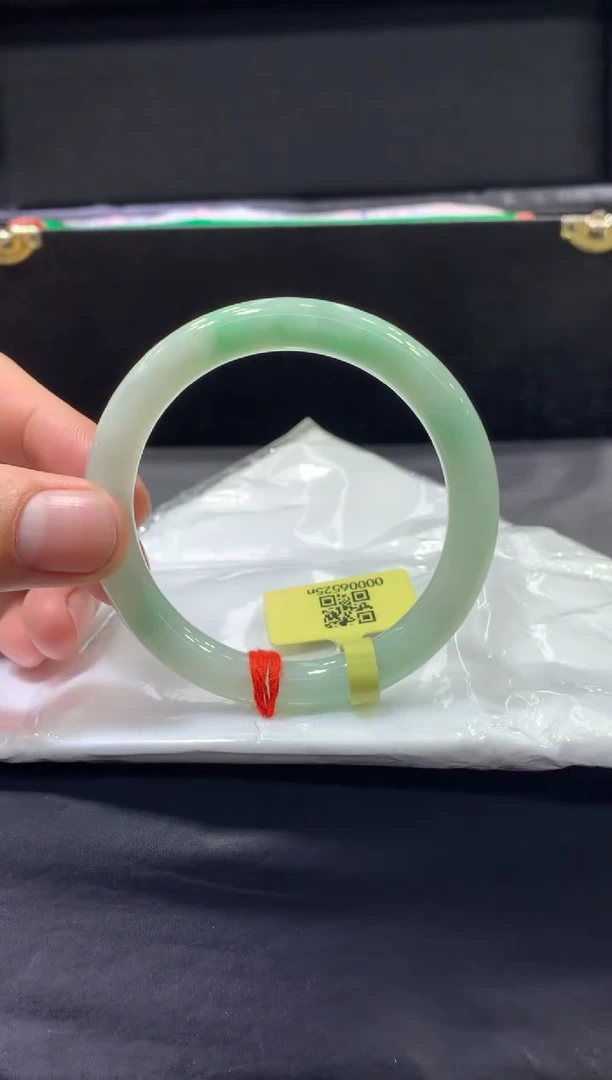 未镶嵌手镯翡翠翡翠手镯