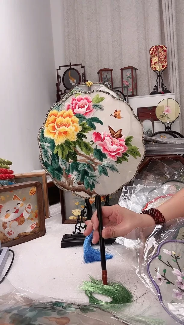 扇子苏绣作品手工团扇