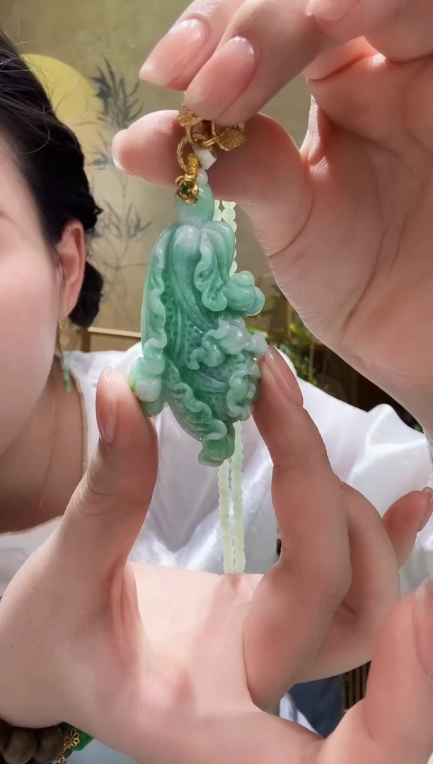 颈饰未镶嵌翡翠吊坠