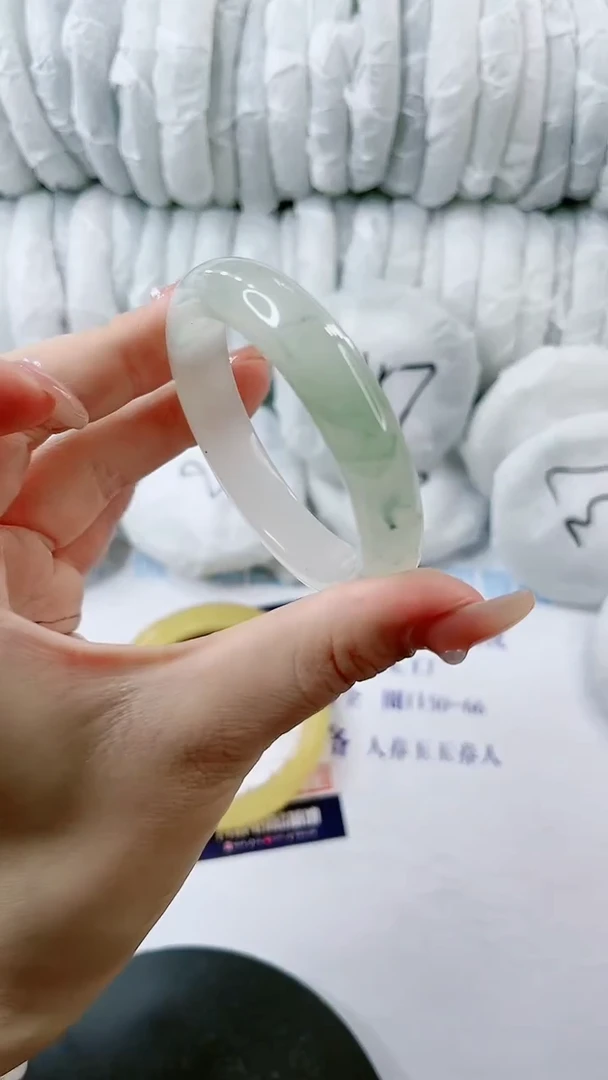 【闪购商品】石英质玉手镯未镶嵌0246483910-多样性发货