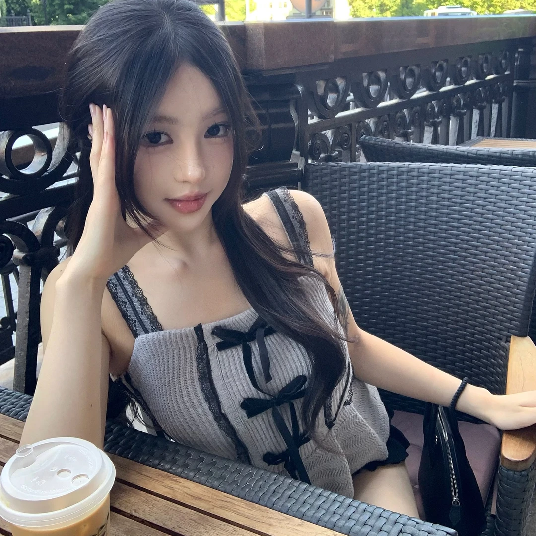 2025夏季新款高级感针织蝴蝶结小吊带显瘦收腰上衣配高腰休闲裤