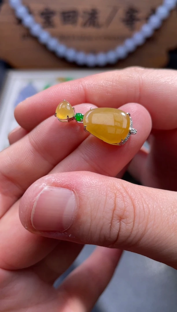 【闪购商品】翡翠颈饰18K金镶嵌17...........