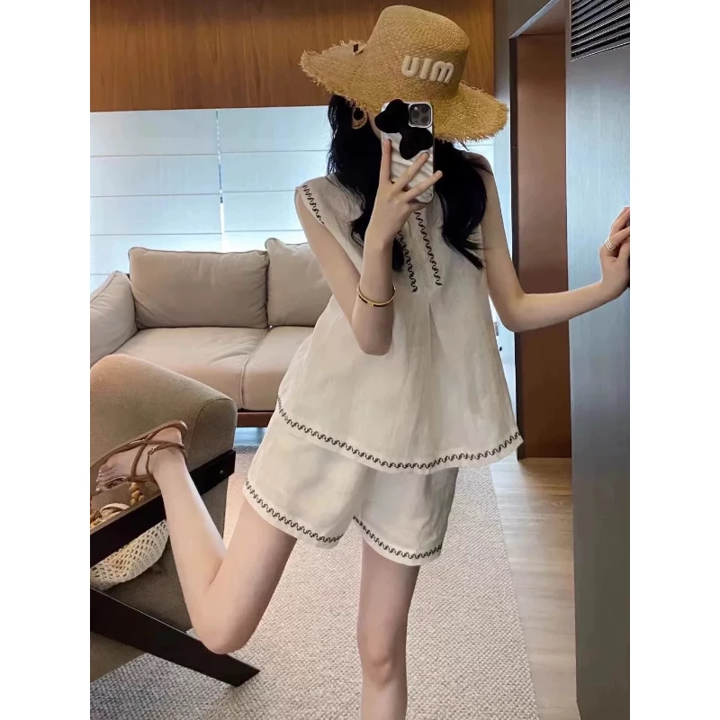 Q20873-设计感无袖刺绣上衣短裤两件套女欧夏季新款时尚气质套装