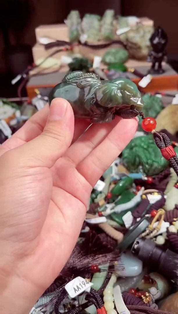 和田玉未镶嵌颈饰拍一发一