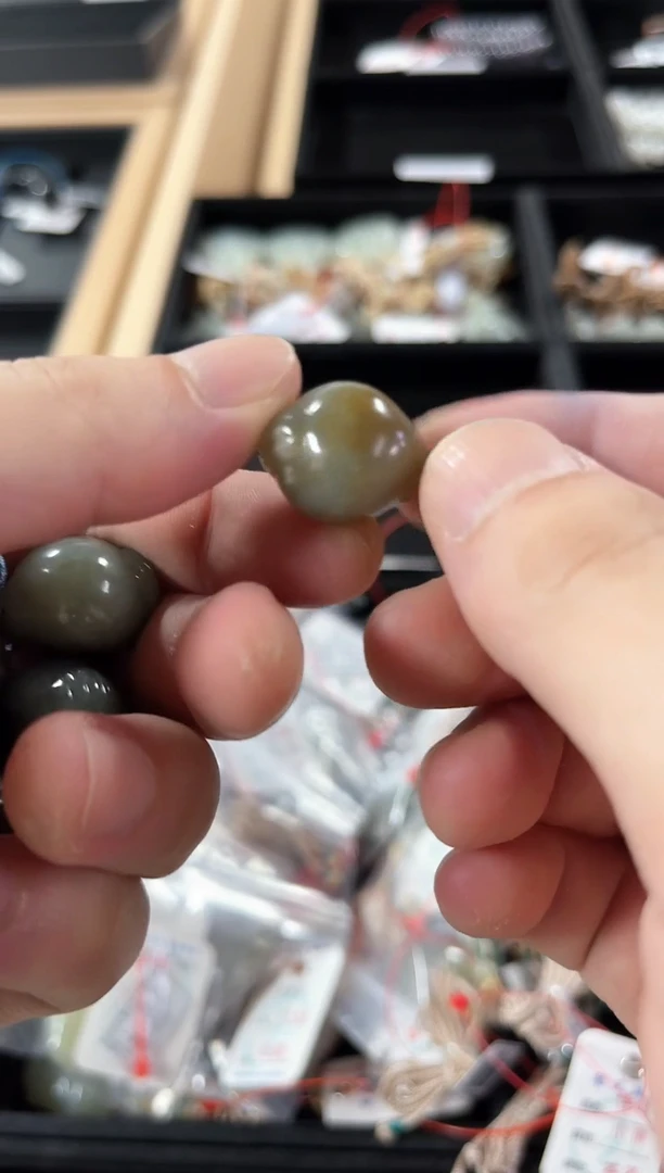 未镶嵌和田玉挂件吐拉牧场 河豚 多样性发一