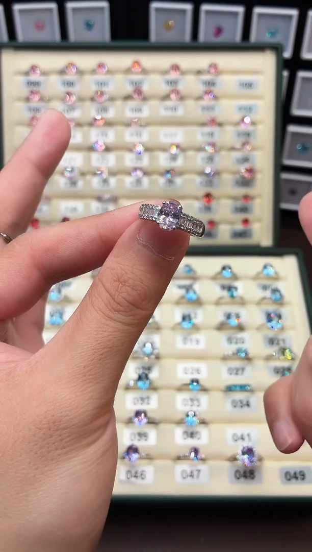 银S925镶嵌戒指绿柱石（摩根石）111