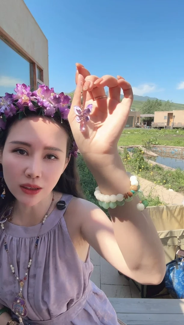 织绣手工绒花紫蝴蝶耳环