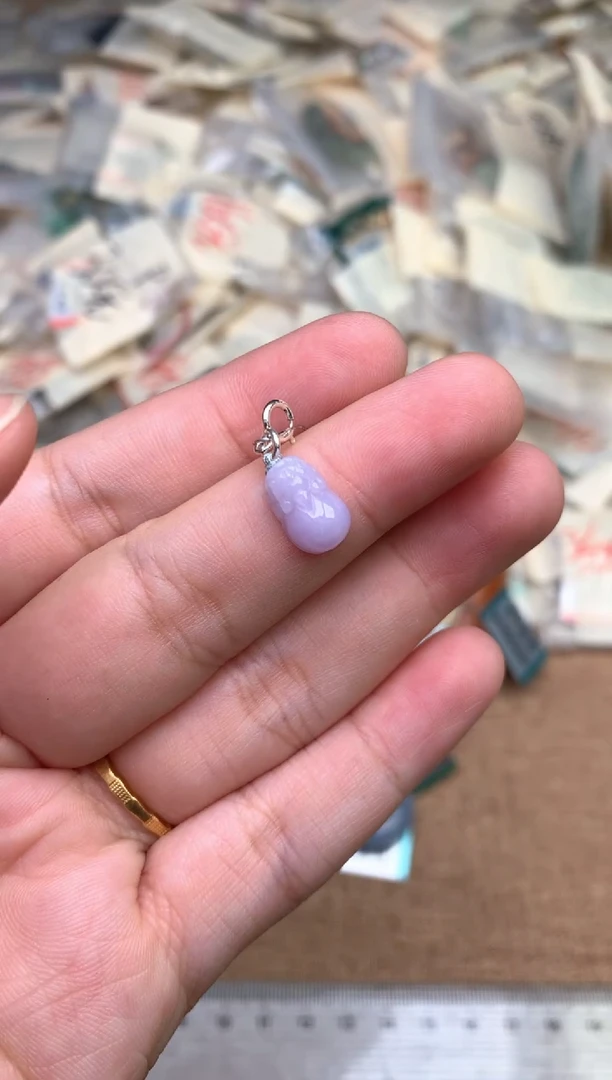 未镶嵌挂件翡翠 —