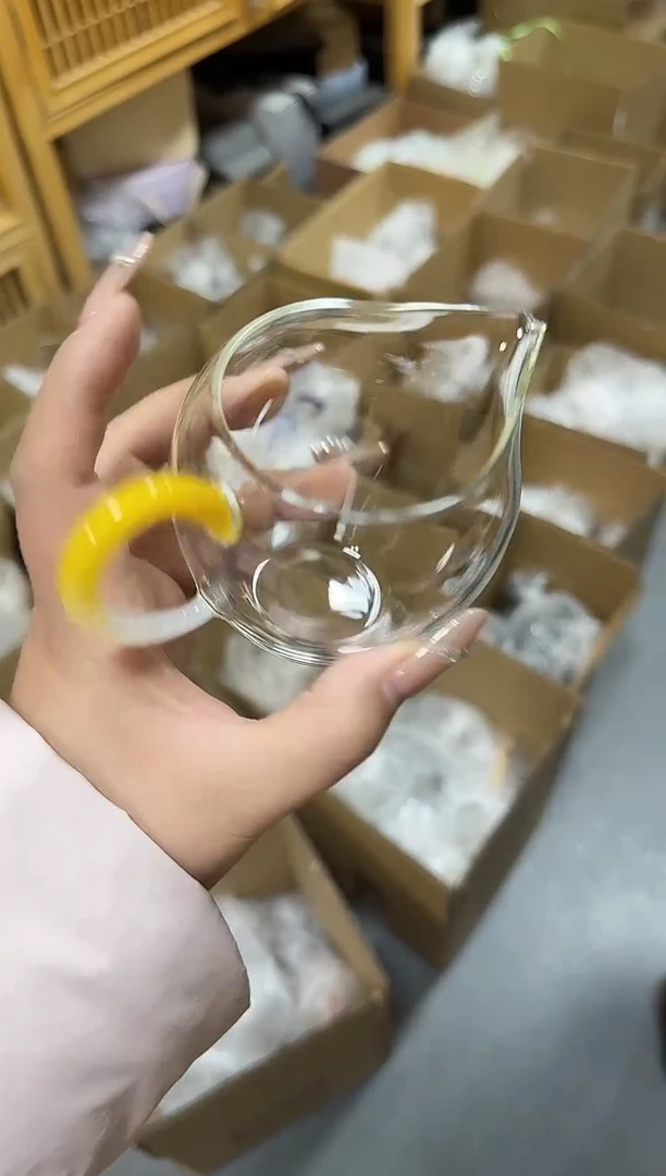 859黄白哟然公道杯