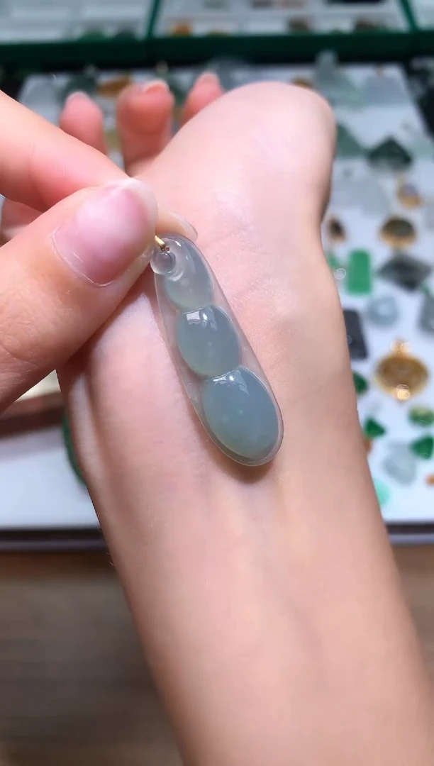 吊坠(不含链)18K金镶嵌翡翠40豆子