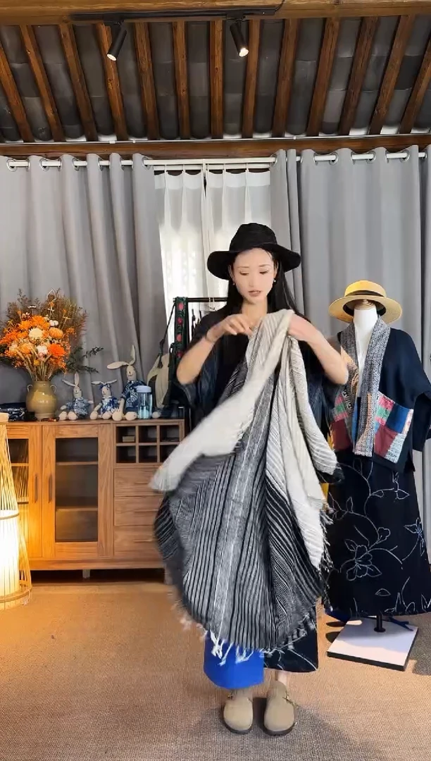 【闪购商品】设计师款黑白流苏斗篷