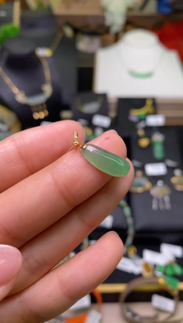 【闪购商品】翡翠颈饰18K金镶嵌净货17984