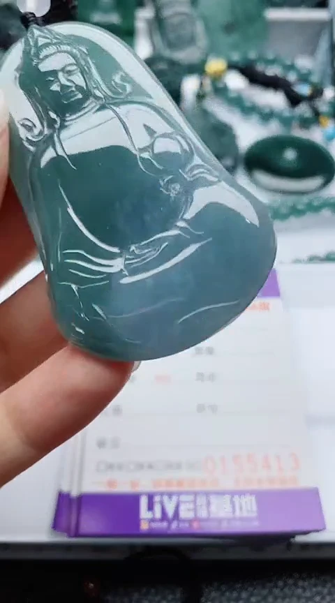 翡翠未镶嵌颈饰