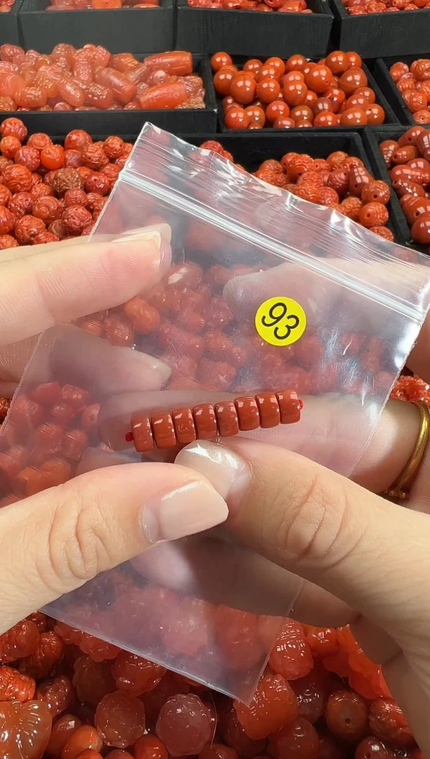 颈饰未镶嵌南红玛瑙1