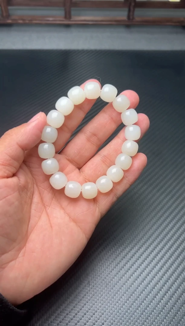 未镶嵌手串和田玉黑山微色差卡12