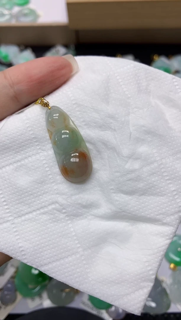 颈饰18K金镶嵌翡翠111111111