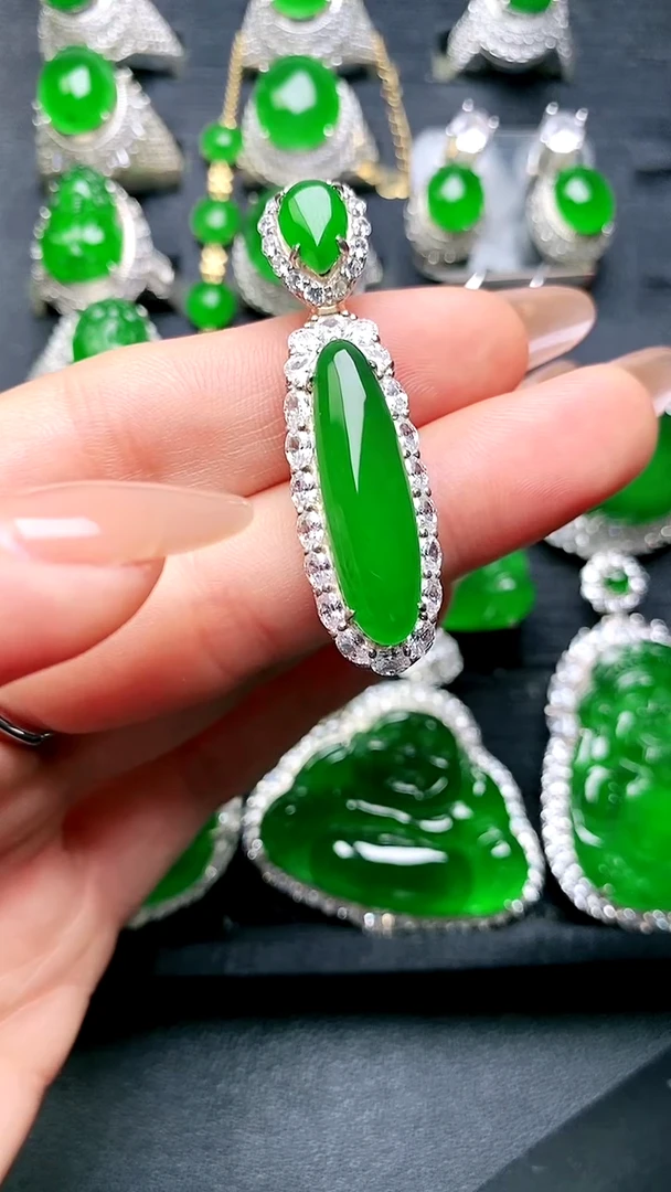 【闪购商品】翡翠吊坠(赠链)银S925镶嵌吊坠