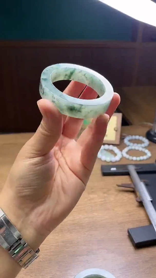 未镶嵌手镯定制翡翠陆*定制