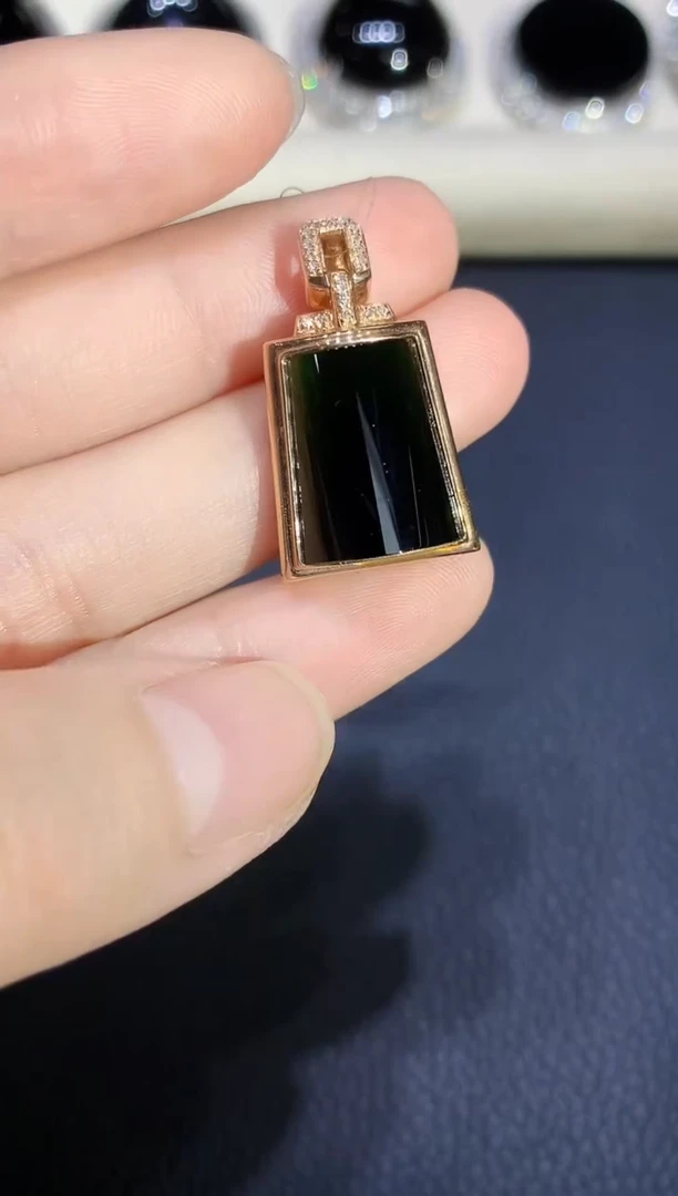 吊坠(不含链)18K金镶嵌翡翠S22