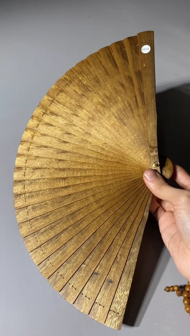 【闪购商品】金丝楠木雕403号21cm金丝楠木小叶桢楠扇子