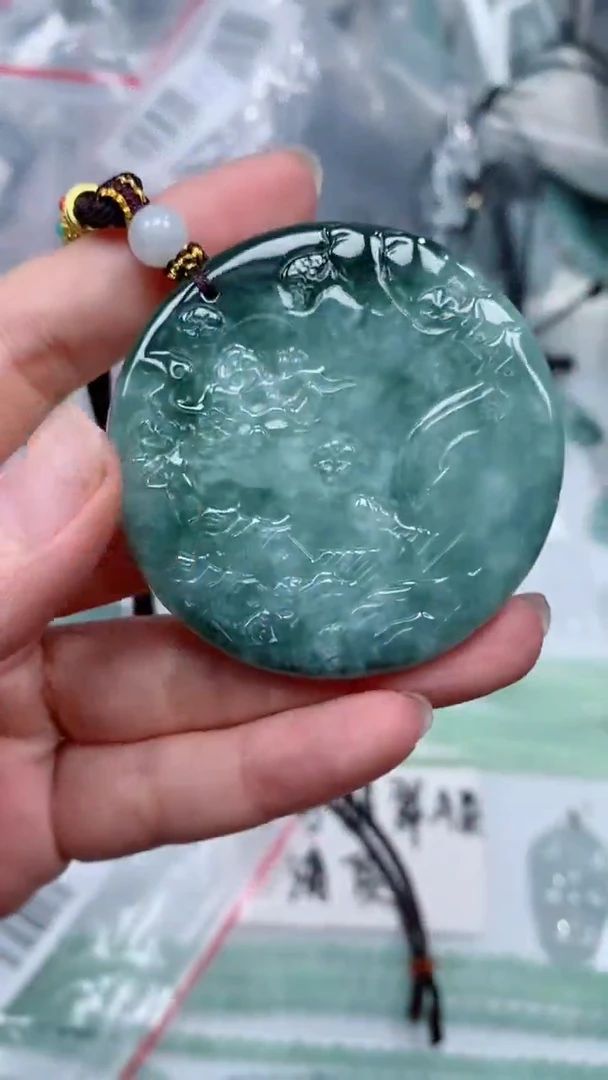 颈饰未镶嵌翡翠吊坠
