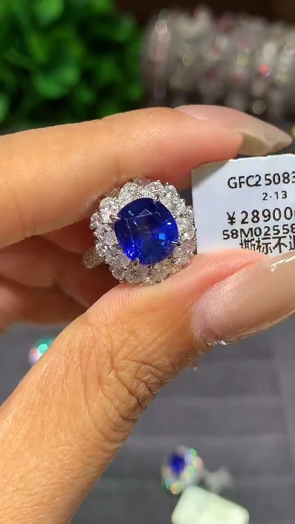 戒指蓝宝石18K金镶嵌3.78CT