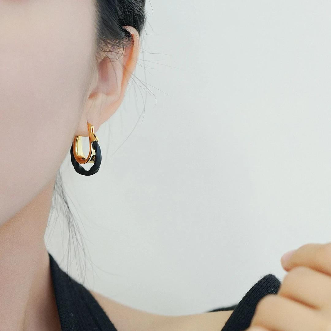 铜合金耳饰 新款双层黑金撞色气质百搭高级耳扣设计小众独特