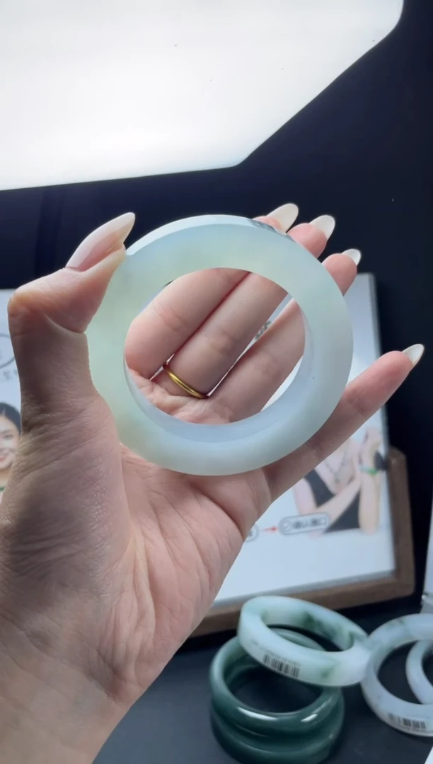 【闪购商品】定制翡翠手镯未镶嵌手镯DDC/发一件