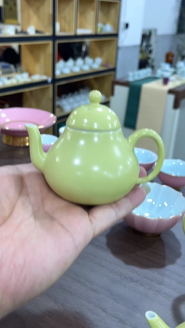 黄色小梨壶，冲单福利