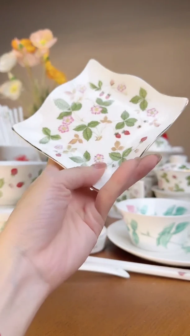 【闪购商品】莓5.5寸小波浪盘（金边）（金边