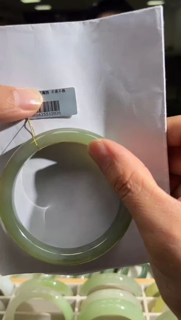 和田玉手镯未镶嵌【老卢徒弟放漏款】63-64圈，2026