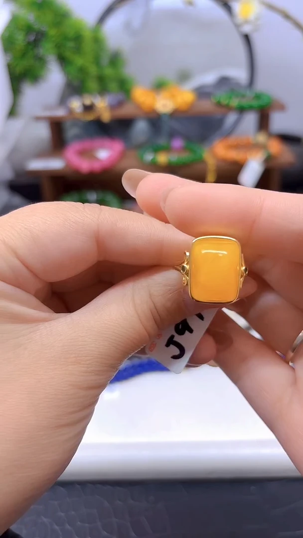 银S925镀金镶嵌蜜蜡戒指J97