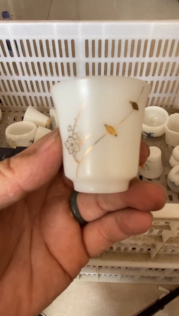 杯无运费险有瑕疵的摄影的产品有使用过的痕迹有点脏介意勿拍
