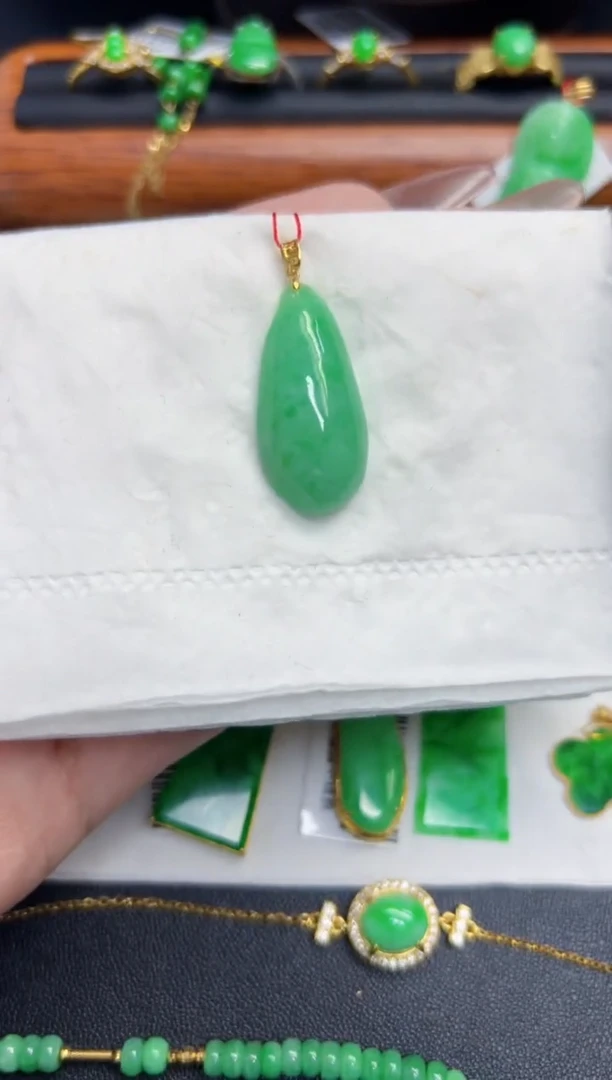 【闪购商品】翡翠颈饰18K金镶嵌Y缅料A货/支持复检/一件