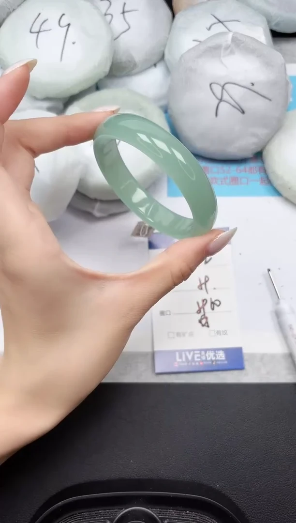 未镶嵌手镯石英质玉112/5960