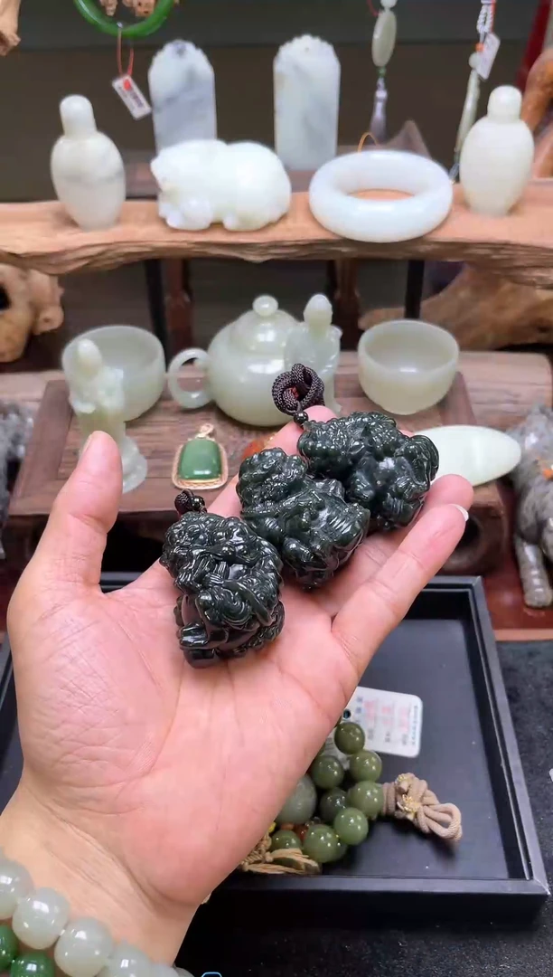 【闪购商品】和田玉手把未镶嵌青海黑青 貔貅 多样性发一