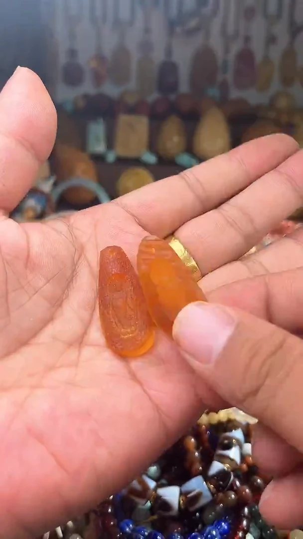 裸石琥珀未镶嵌多样性发货只发一件168999
