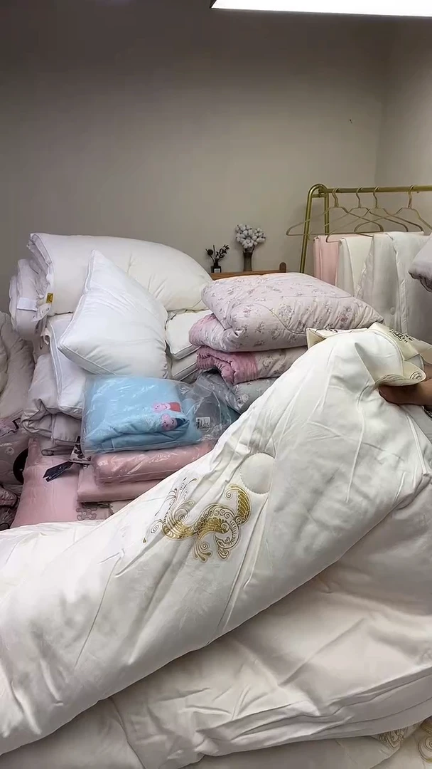 95%以上长绒棉凤凰冬被220*240