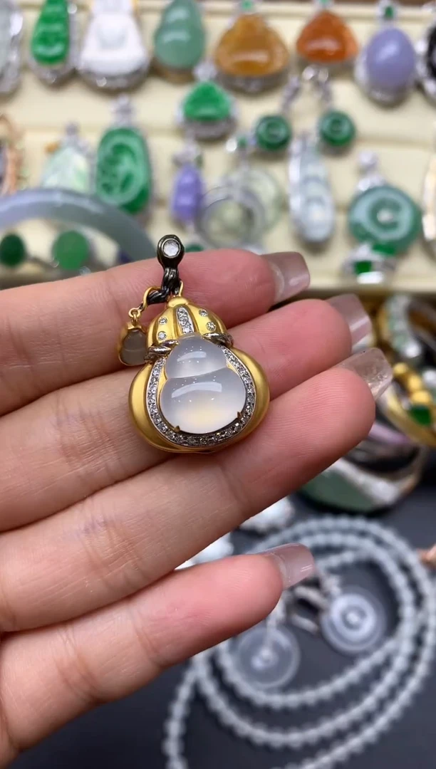 颈饰18K金镶嵌翡翠472-中国好珍宝