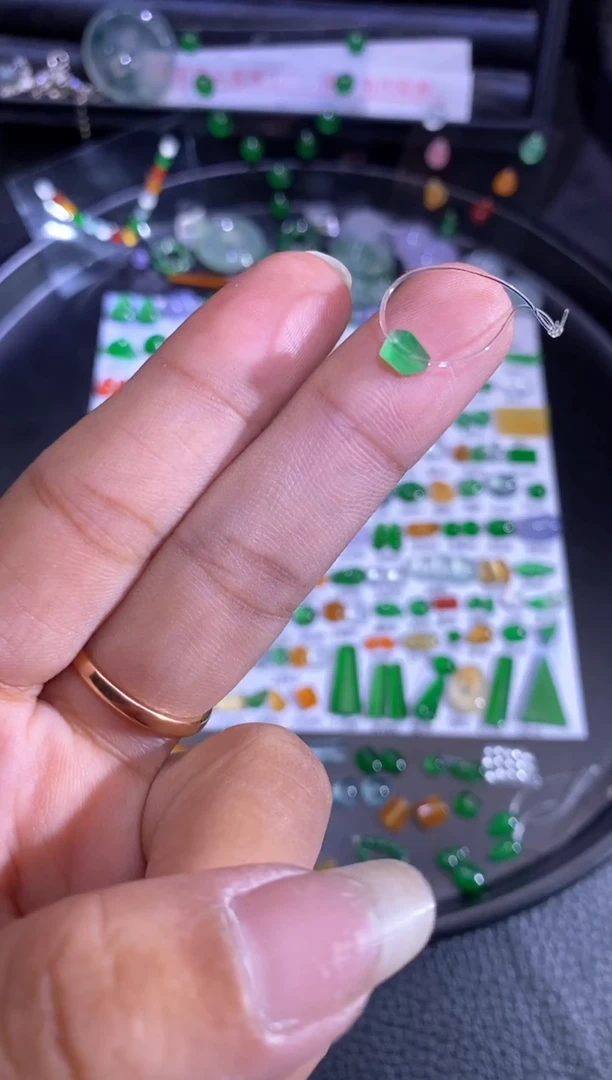 未镶嵌挂件翡翠珠子