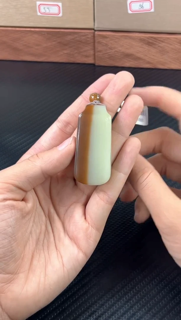 吊坠(赠链)未镶嵌和田玉若羌微色差