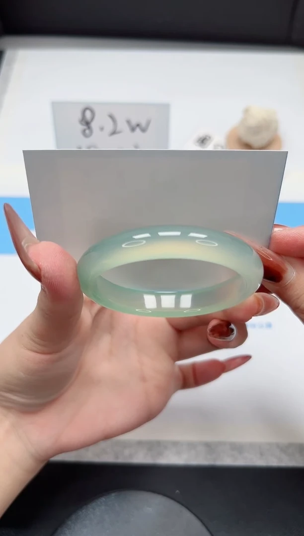 【闪购商品】石英质玉手镯未镶嵌235/52.8晴水