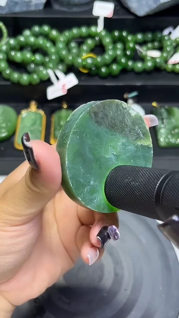 和田玉（碧玉）未镶嵌车挂挂件