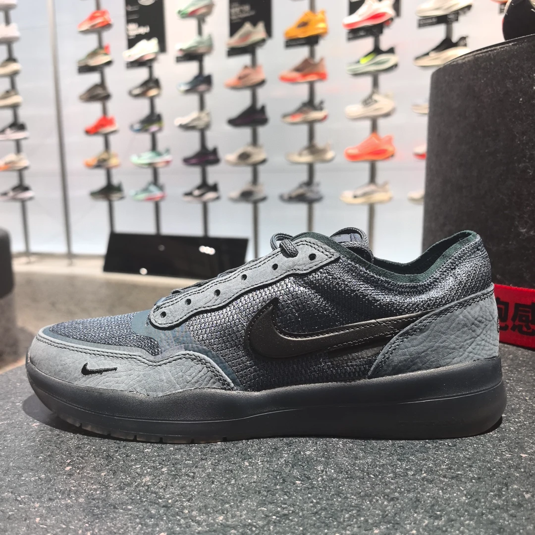 【滔搏联动】NIKE耐克男子流光风黑色低帮滑板板鞋FV8493-402